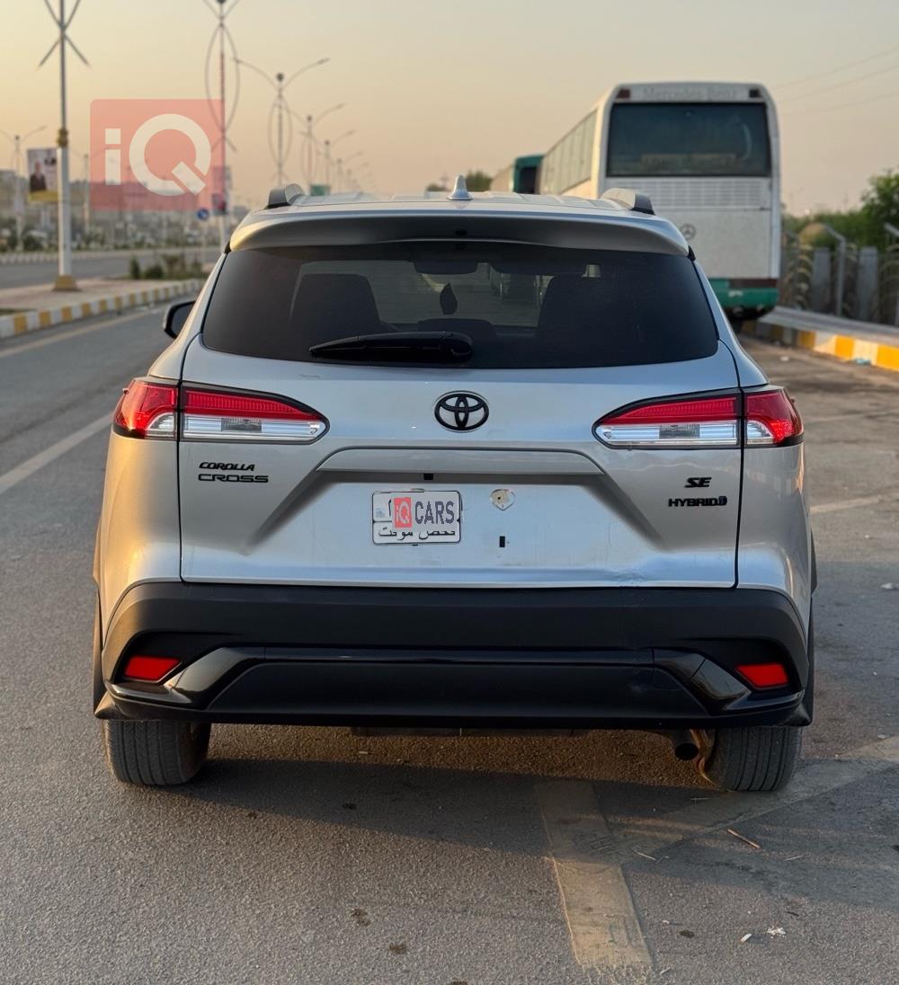 تۆیۆتا کۆرۆلا کرۆس